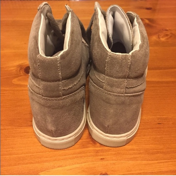 Common Projects Sneakers - Picture 6 of 16